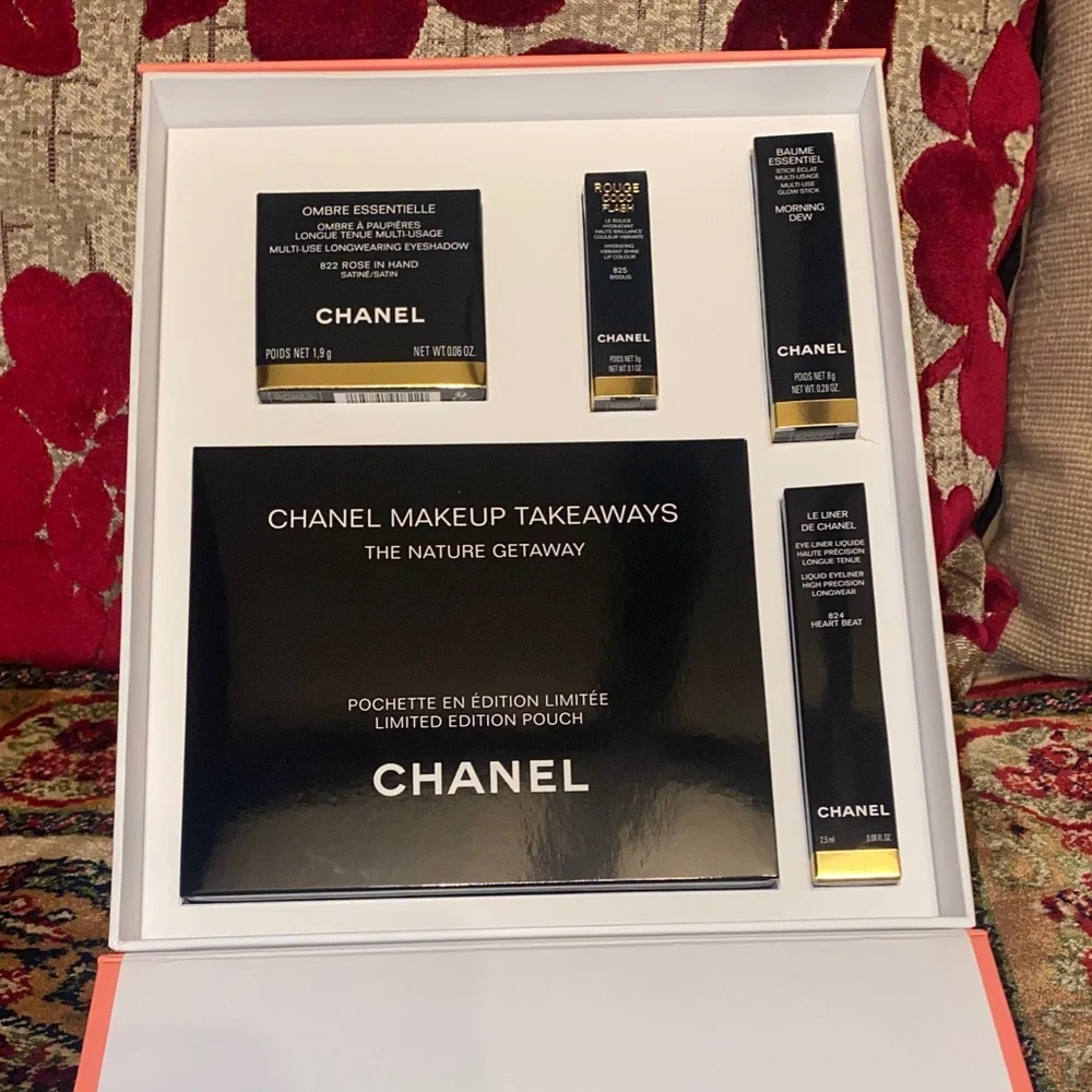CHANEL make up kit in White box bag with Orange Accents limited edition New